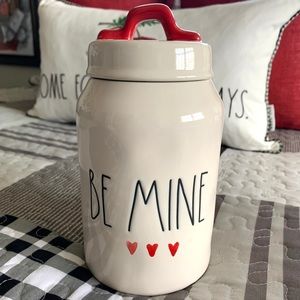Rae Dunn ‘BE MINE’ Skinny Canister